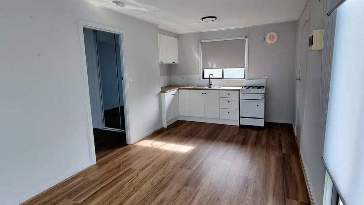 Unfurnished room granny flat for rent