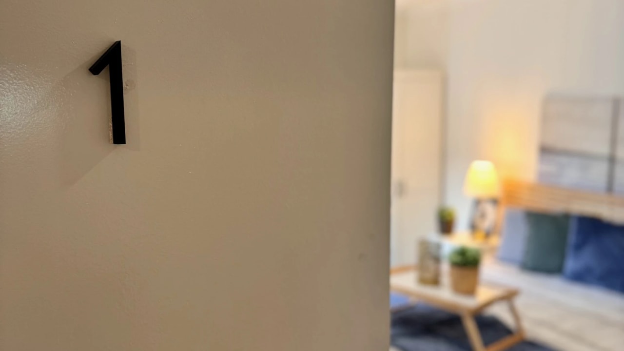 Furnished room in a share house