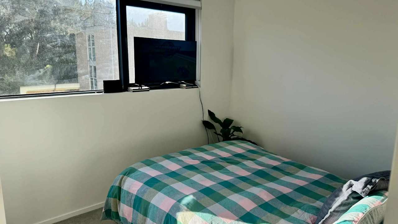 Unfurnished room with own bathroom