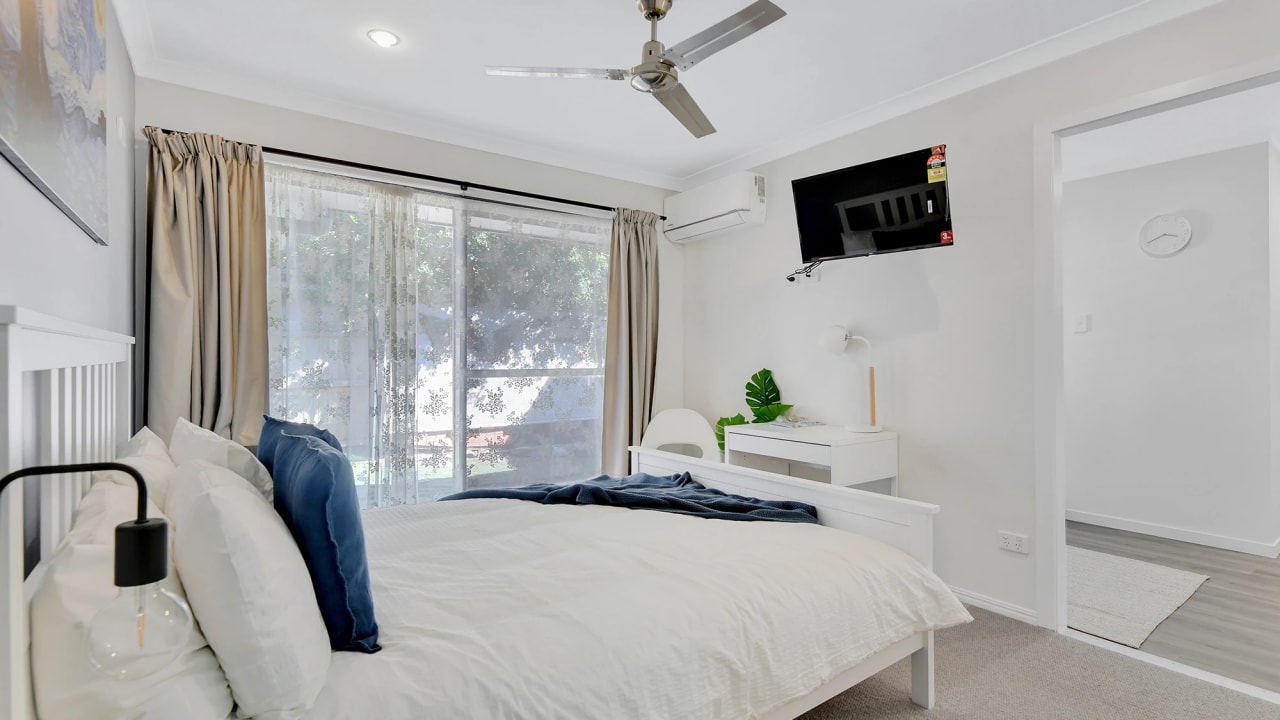 Furnished room with own bathroom