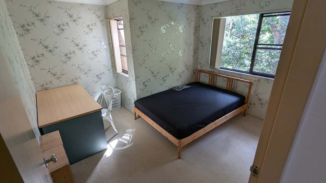 Furnished room in a share house
