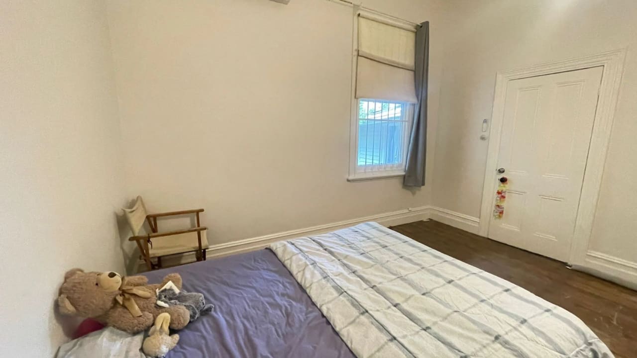 Room in a share house
