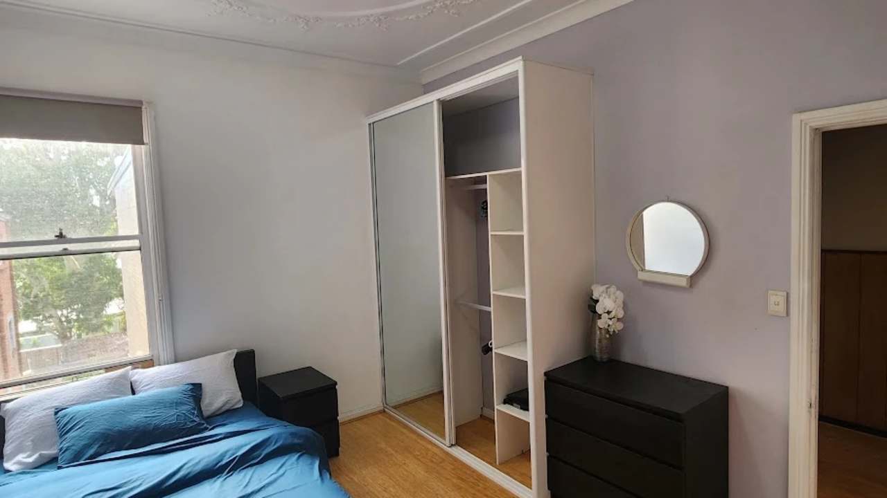 Furnished room in a flatshare