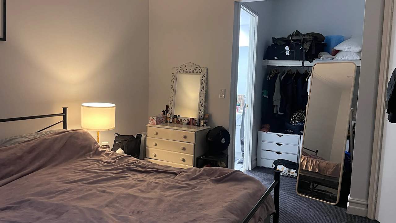 Furnished room with ensuite in a flatshare