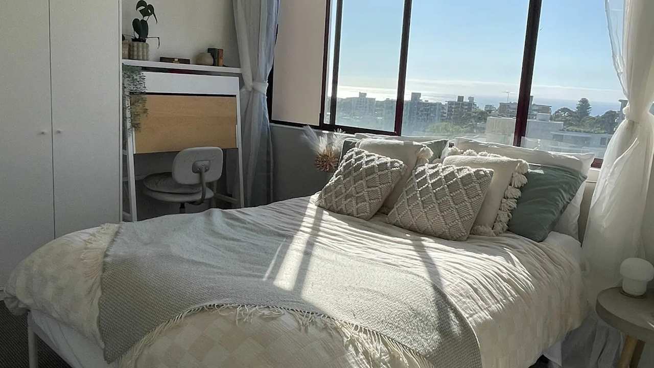 Unfurnished room with ensuite in a flatshare