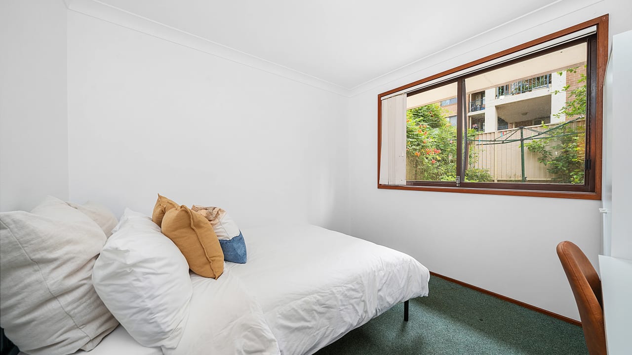 Room in a share house