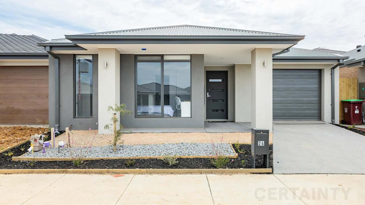 Furnished room with ensuite in a share house