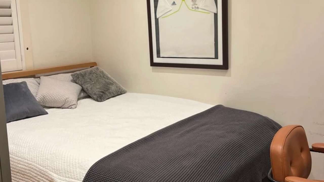 Furnished room in a flatshare