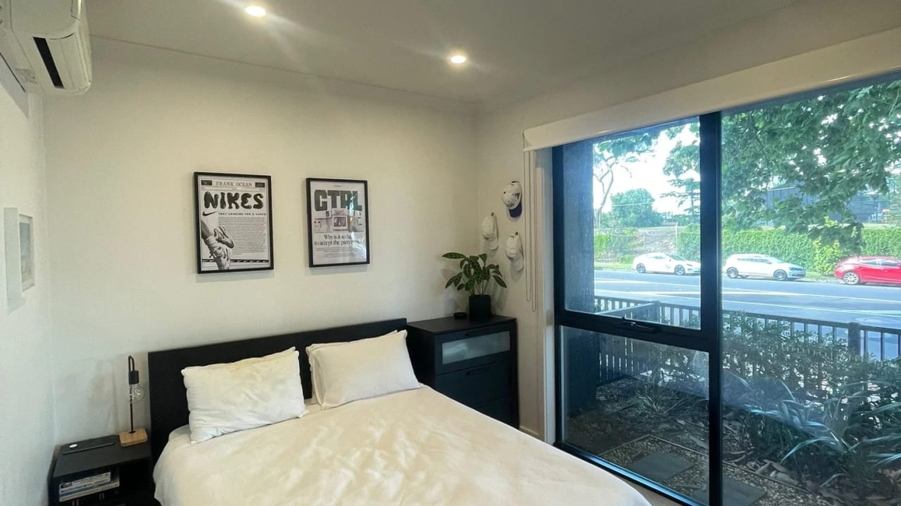 Furnished room with own bathroom