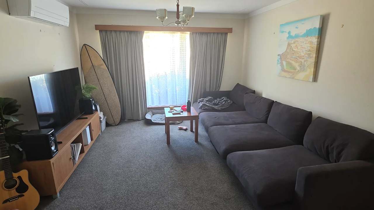 Unfurnished room in a share house