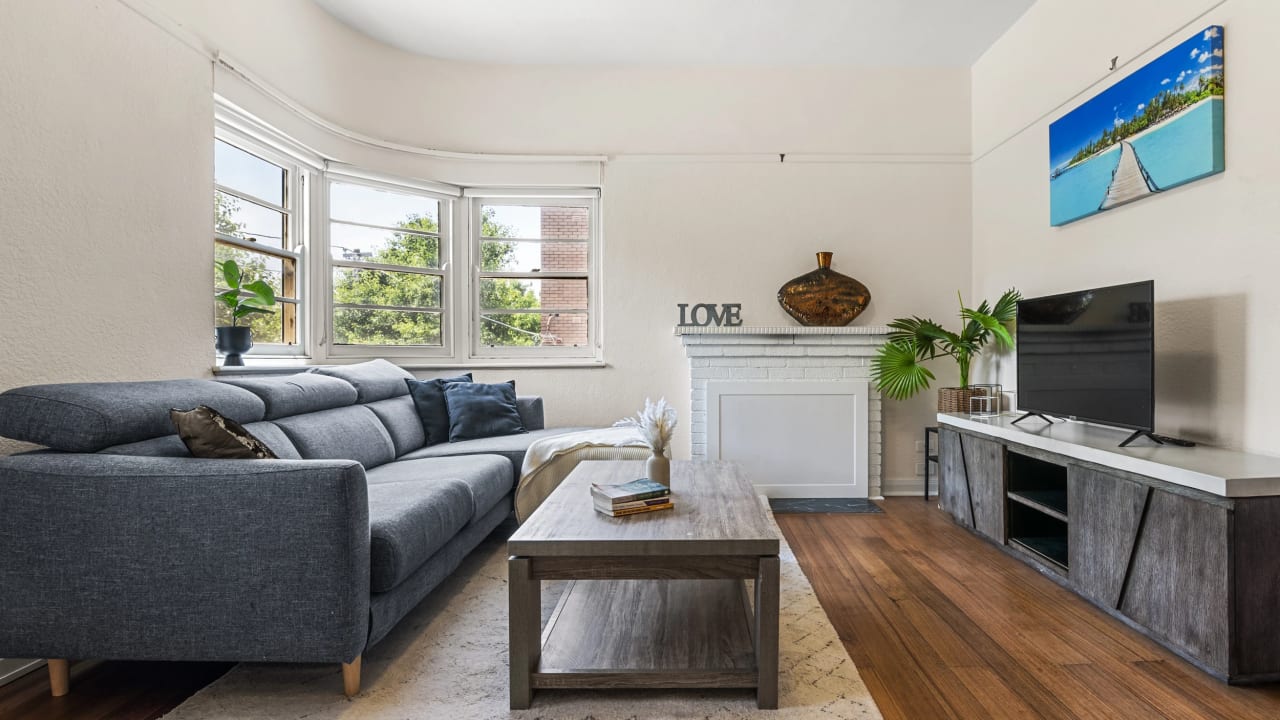 Whole property with 2 rooms for rent