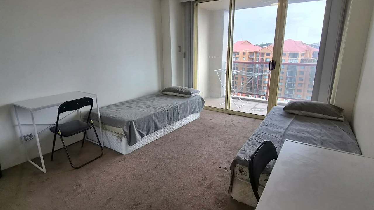 Furnished room with ensuite in a flatshare