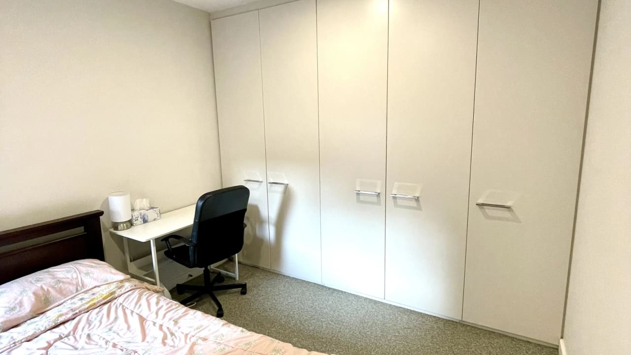Furnished room in a flatshare