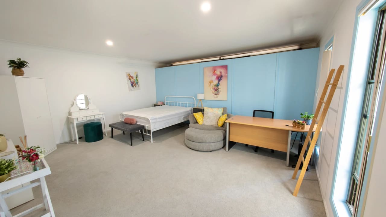 Furnished room with own bathroom