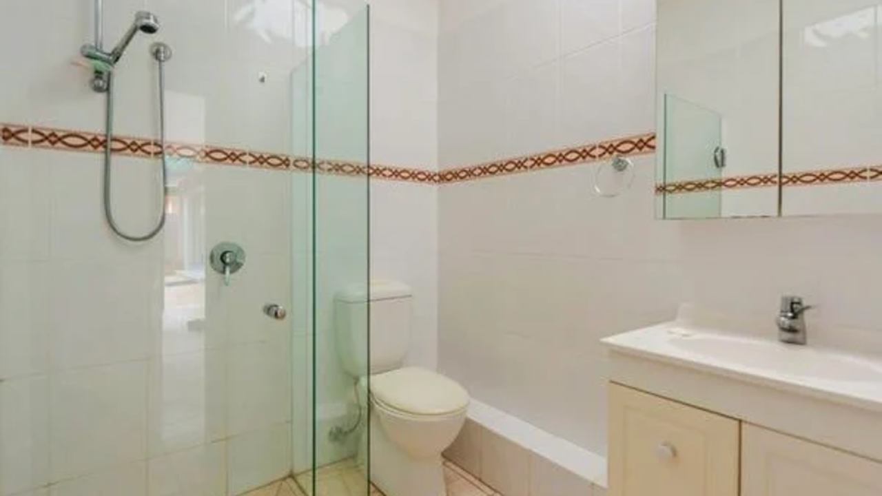 Room with ensuite in a share house