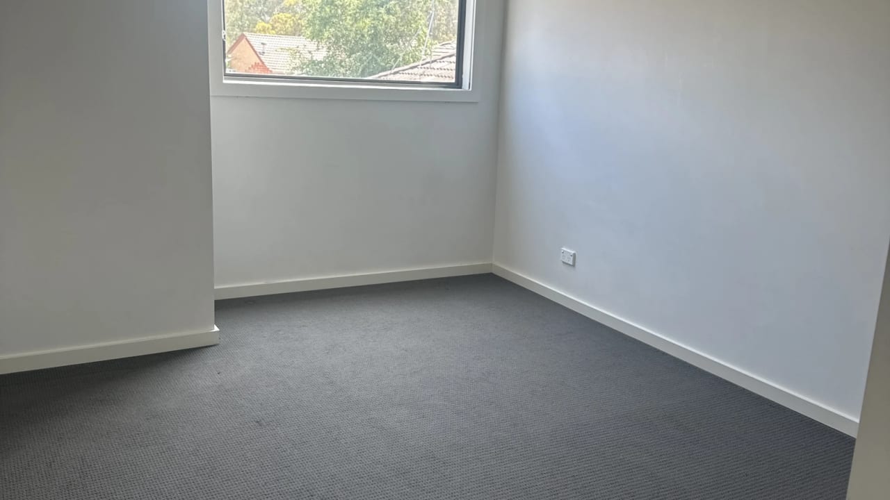 Unfurnished room in a share house