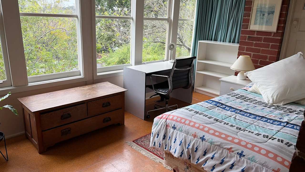 Furnished room in a share house