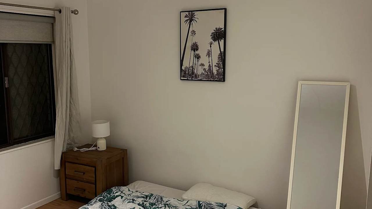 Furnished room in a flatshare