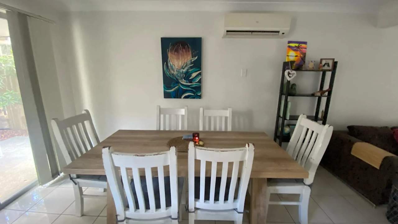 Room in a share house