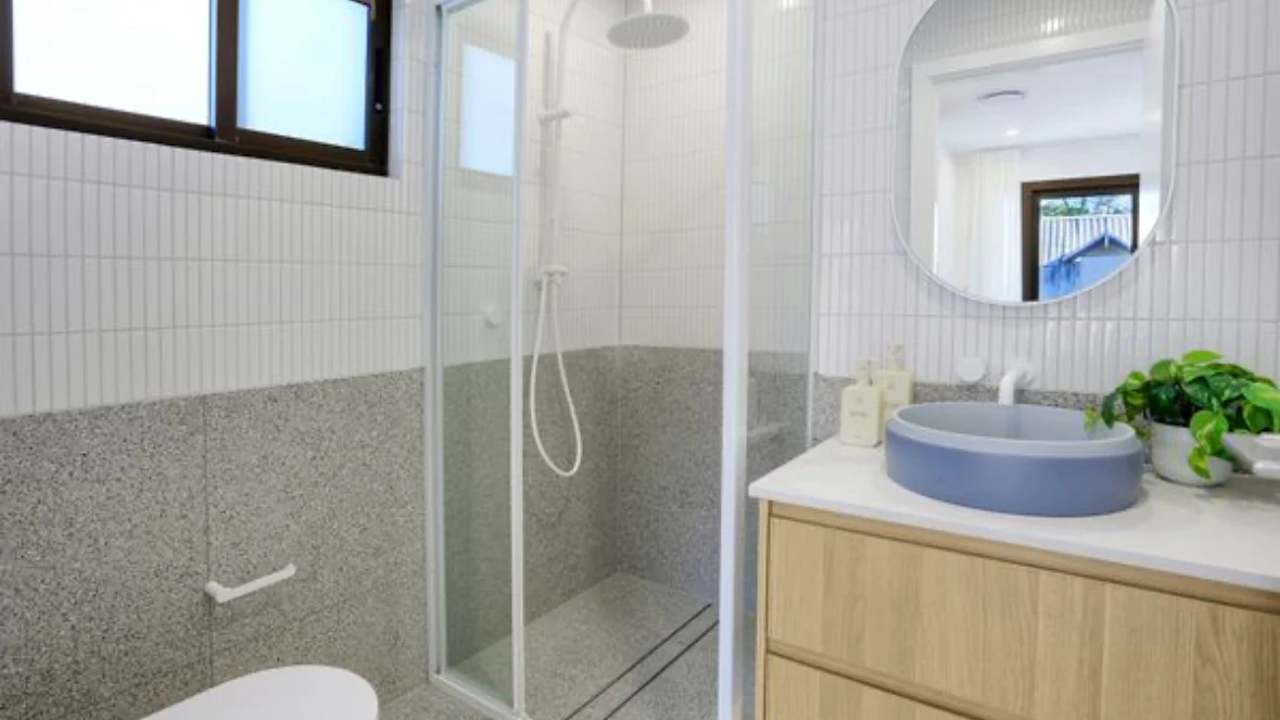 Furnished room with ensuite in a share house