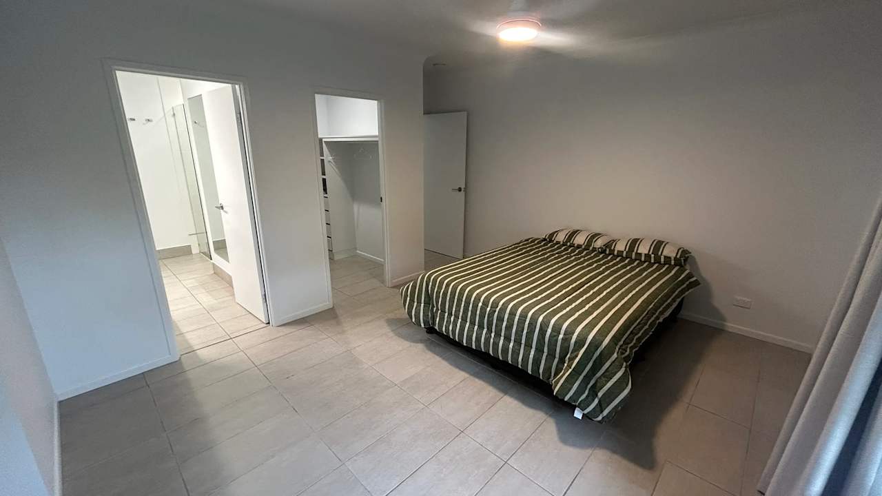 Room with ensuite in a share house