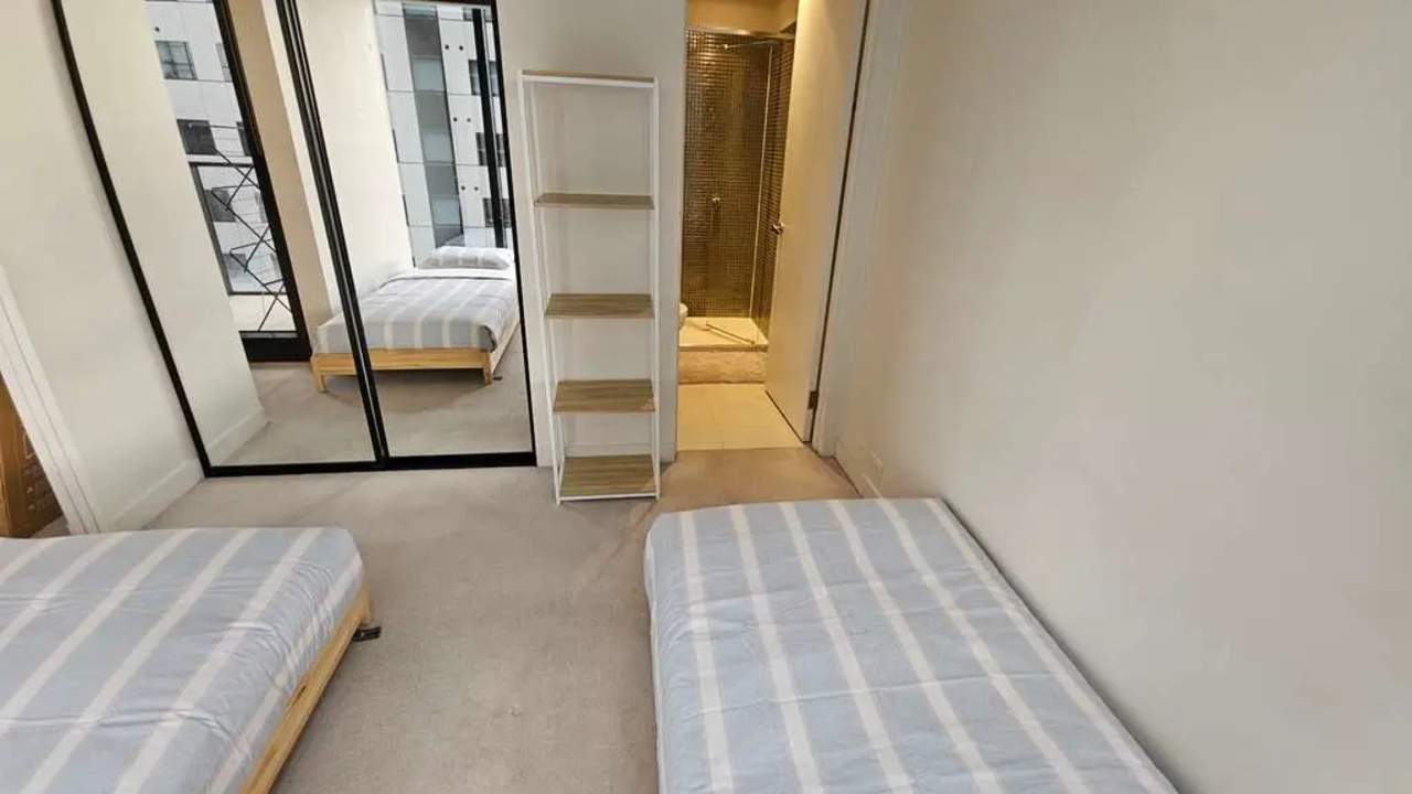 Furnished room with ensuite in a flatshare
