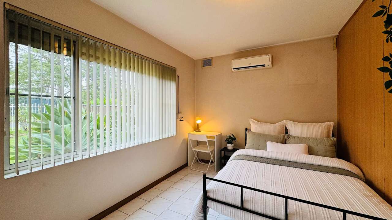 Furnished room in a flatshare