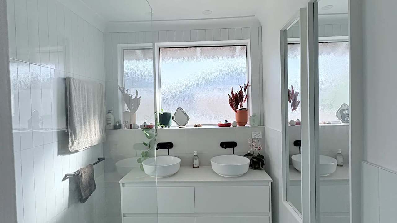 Whole property with 3 rooms for rent