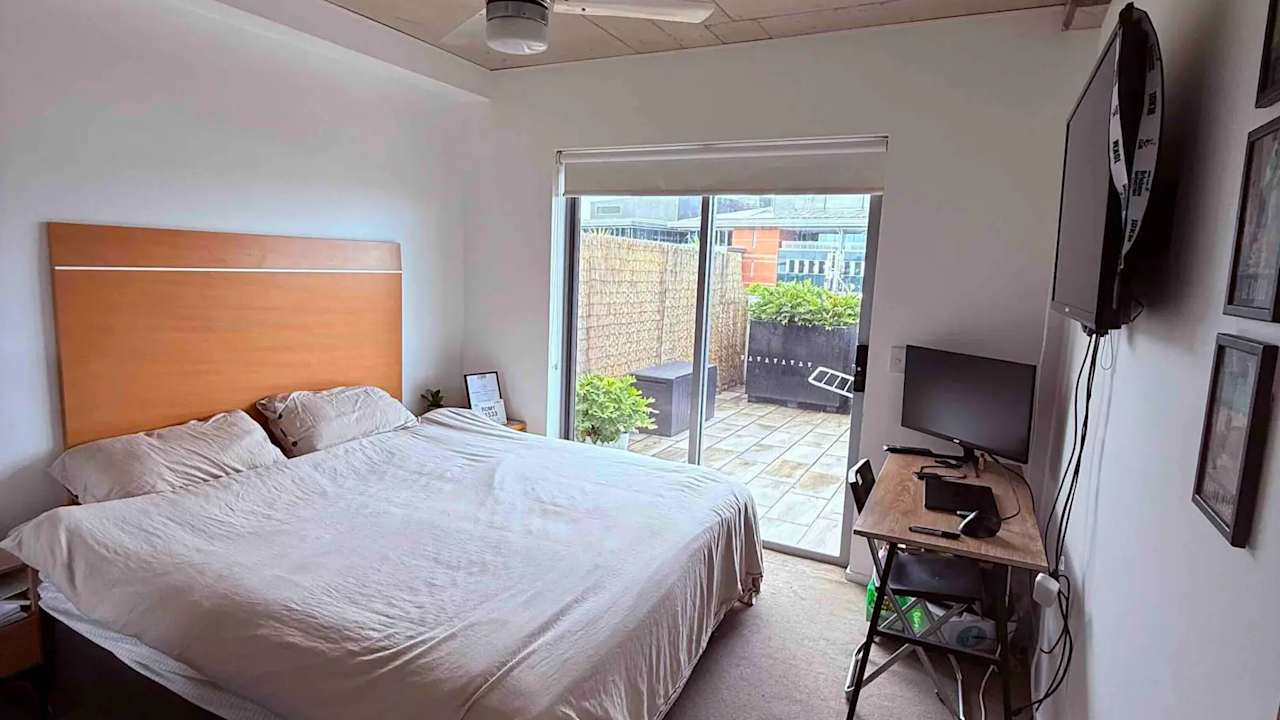 Furnished room with ensuite in a flatshare