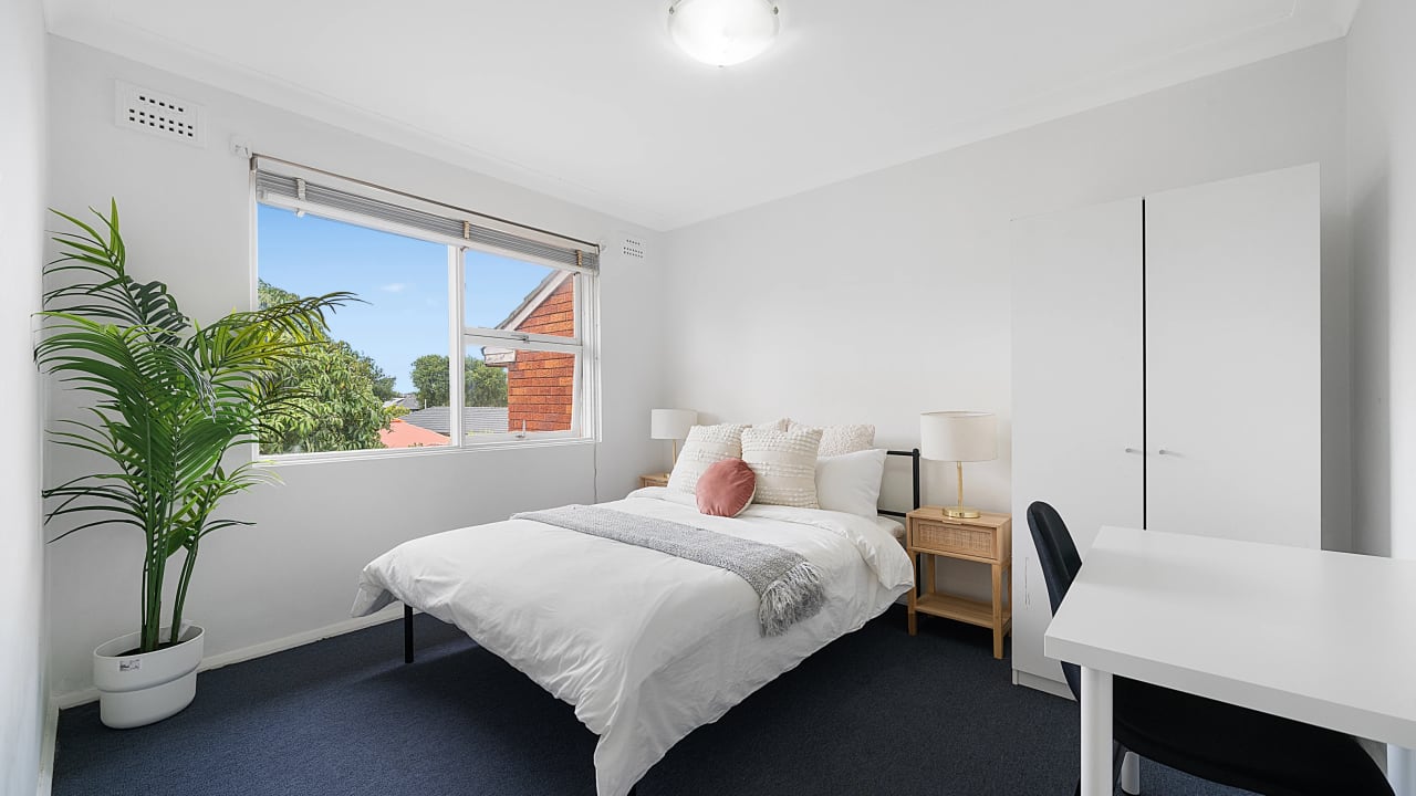 Room in a share house