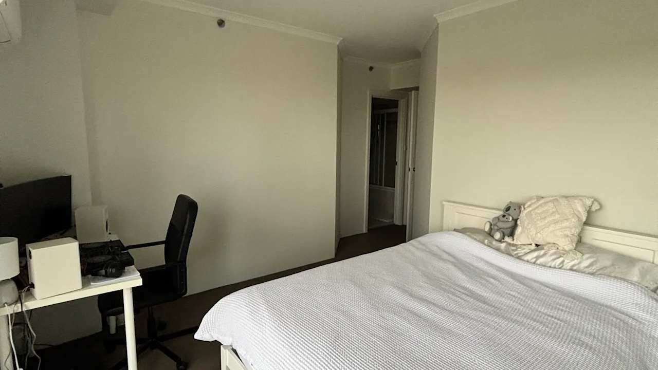 Furnished room with ensuite in a flatshare