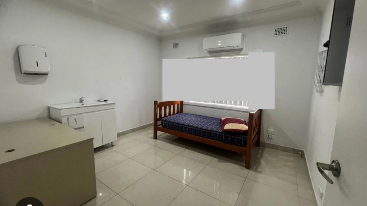 Room in a share house