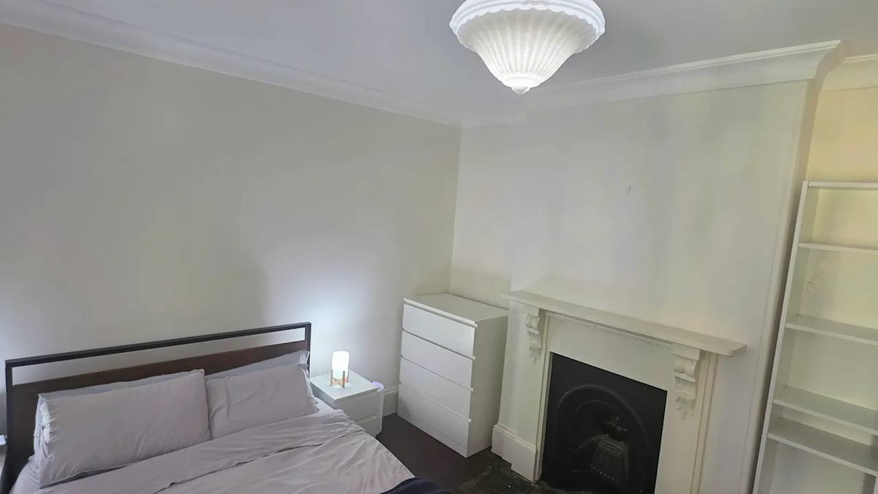 Furnished room in a share house