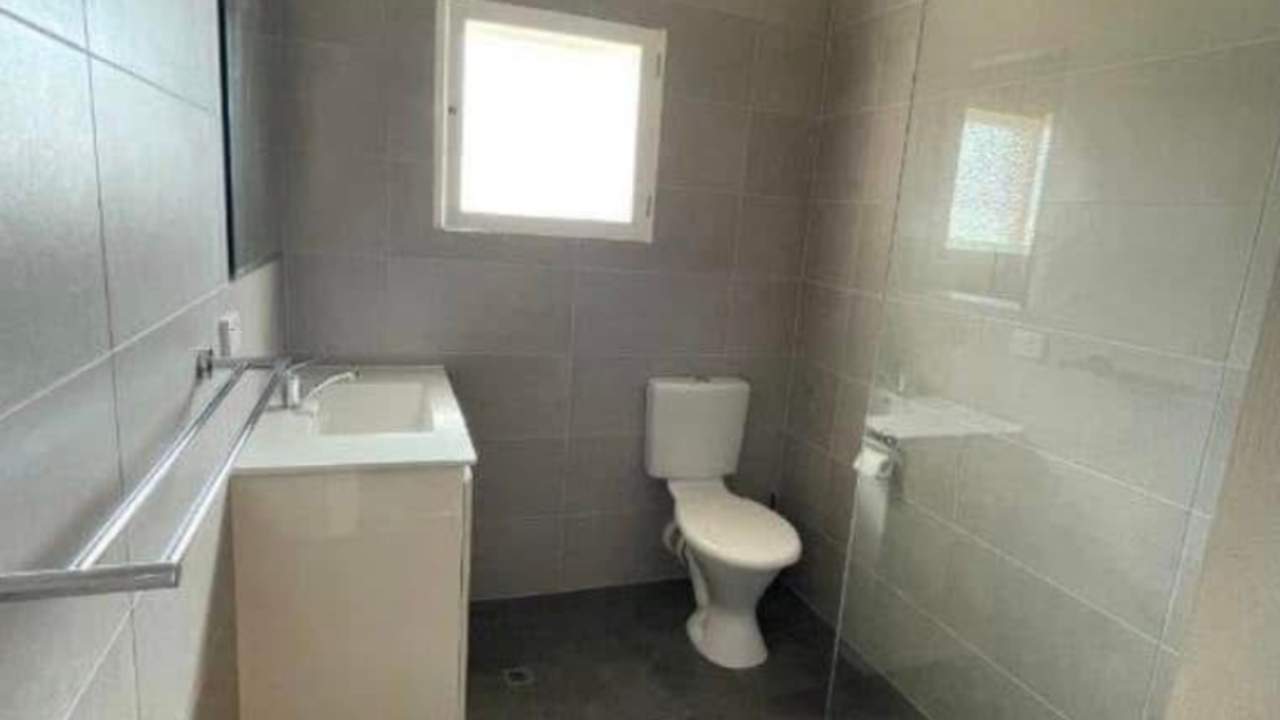 Whole property with 2 rooms for rent