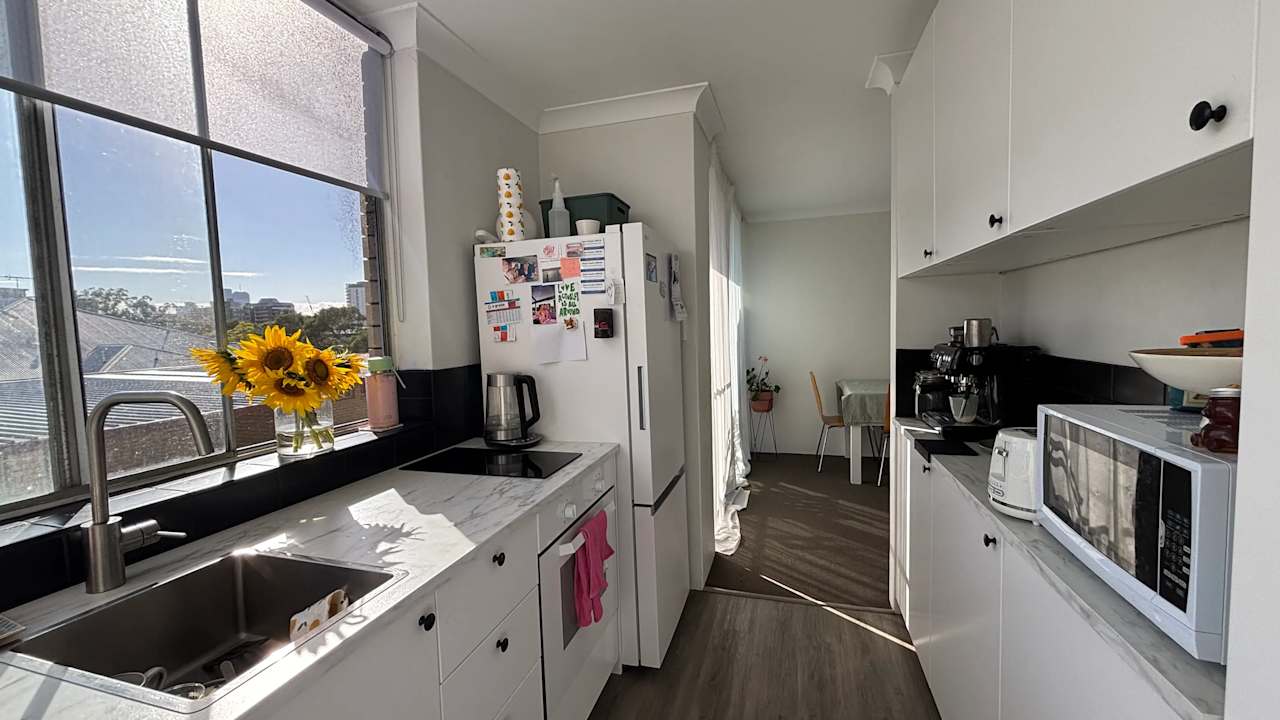 Furnished room in a flatshare