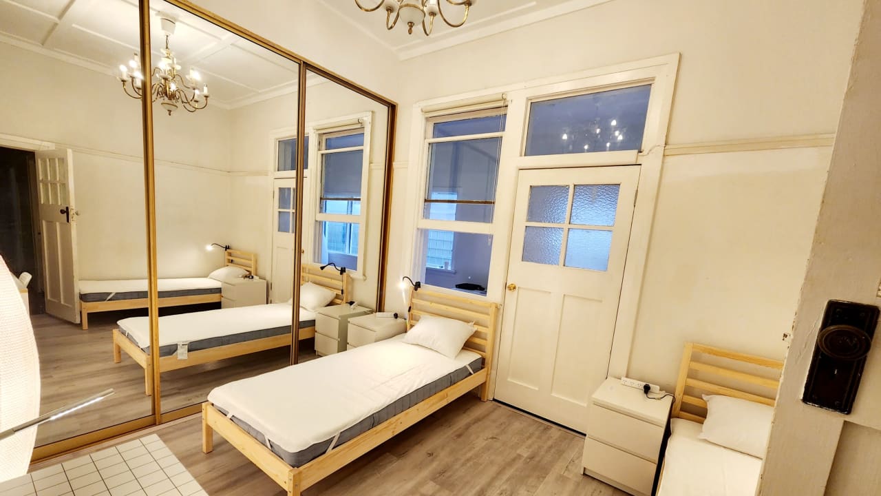 Furnished room in a flatshare