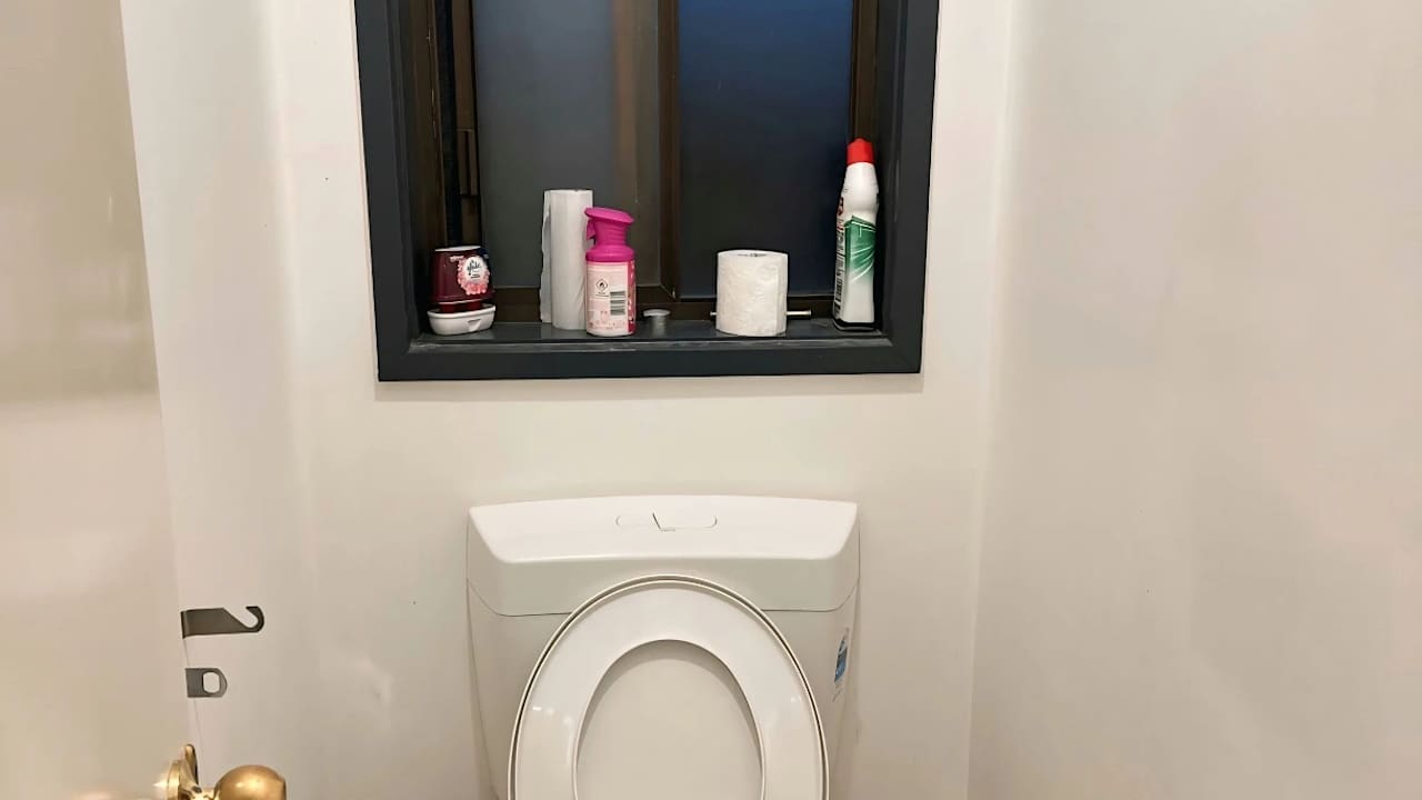 Room in a share house