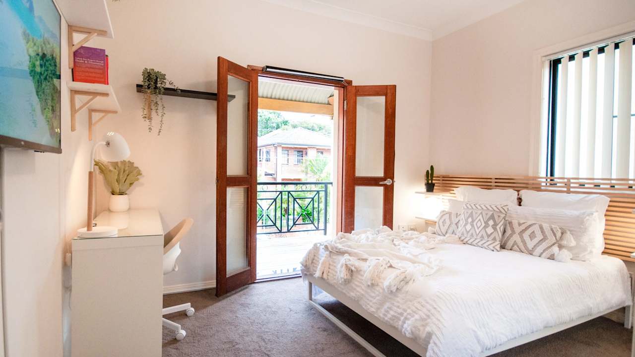 Furnished room in a share house