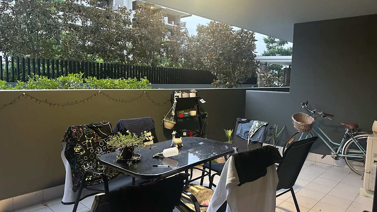 Unfurnished room with own bathroom