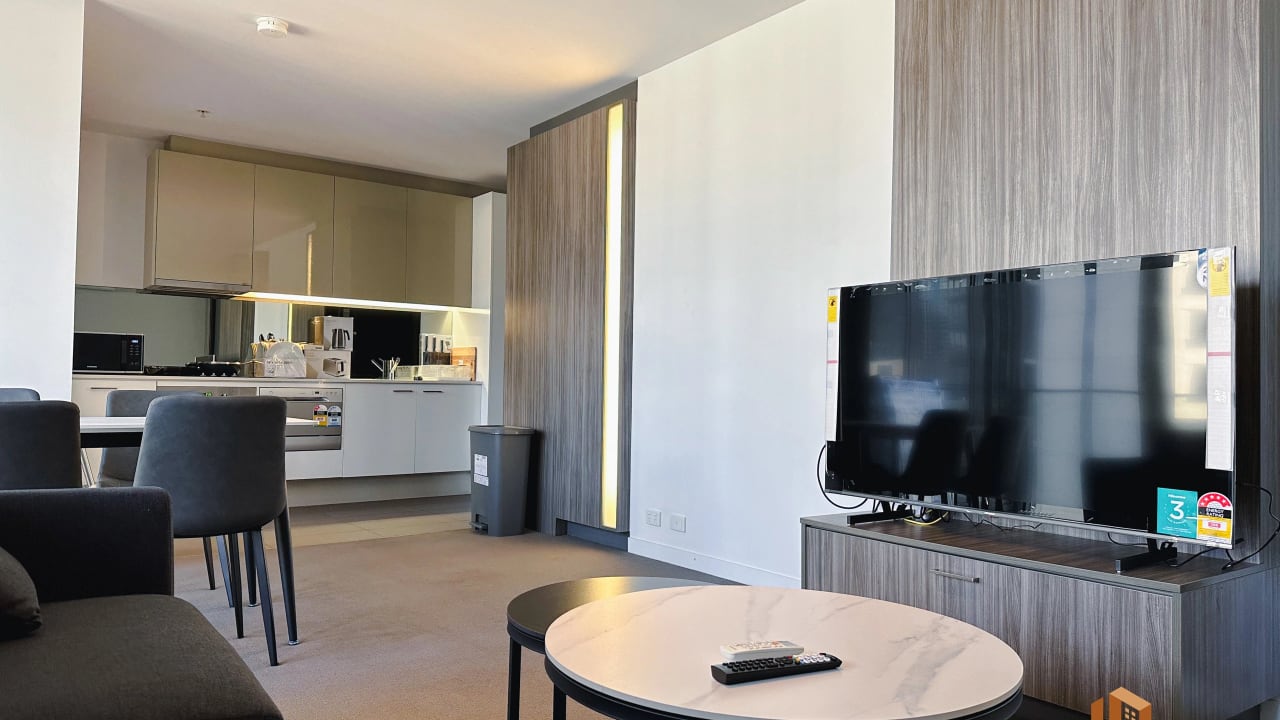 Furnished room with ensuite in a flatshare