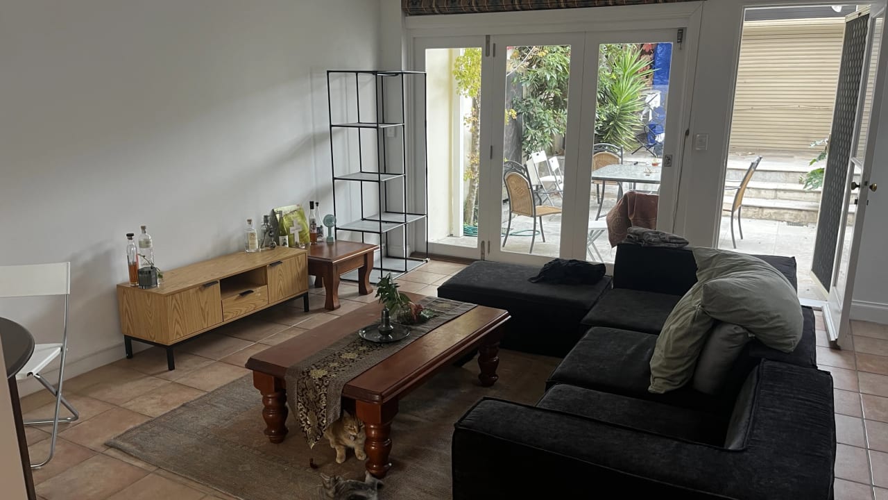 Room in a share house