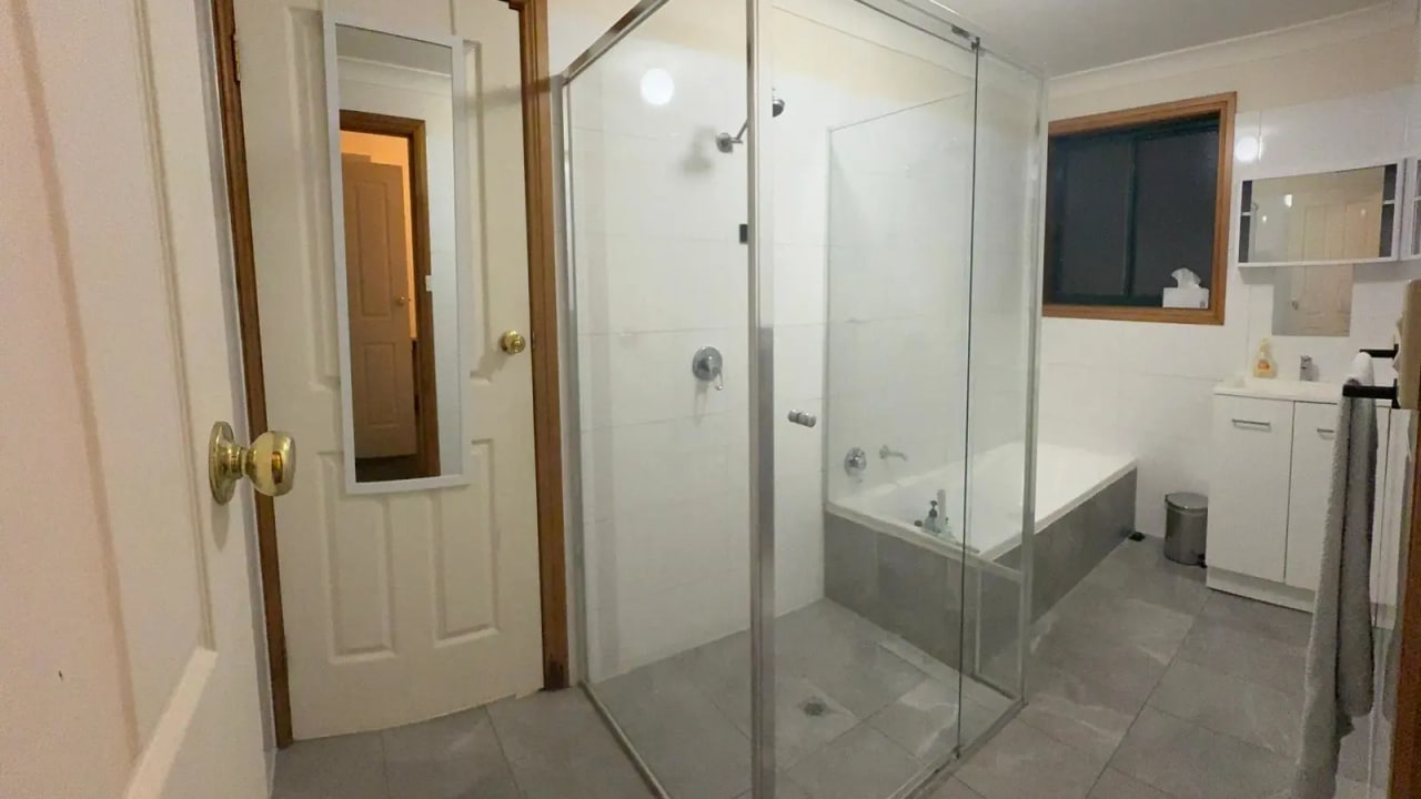 Furnished room with own bathroom