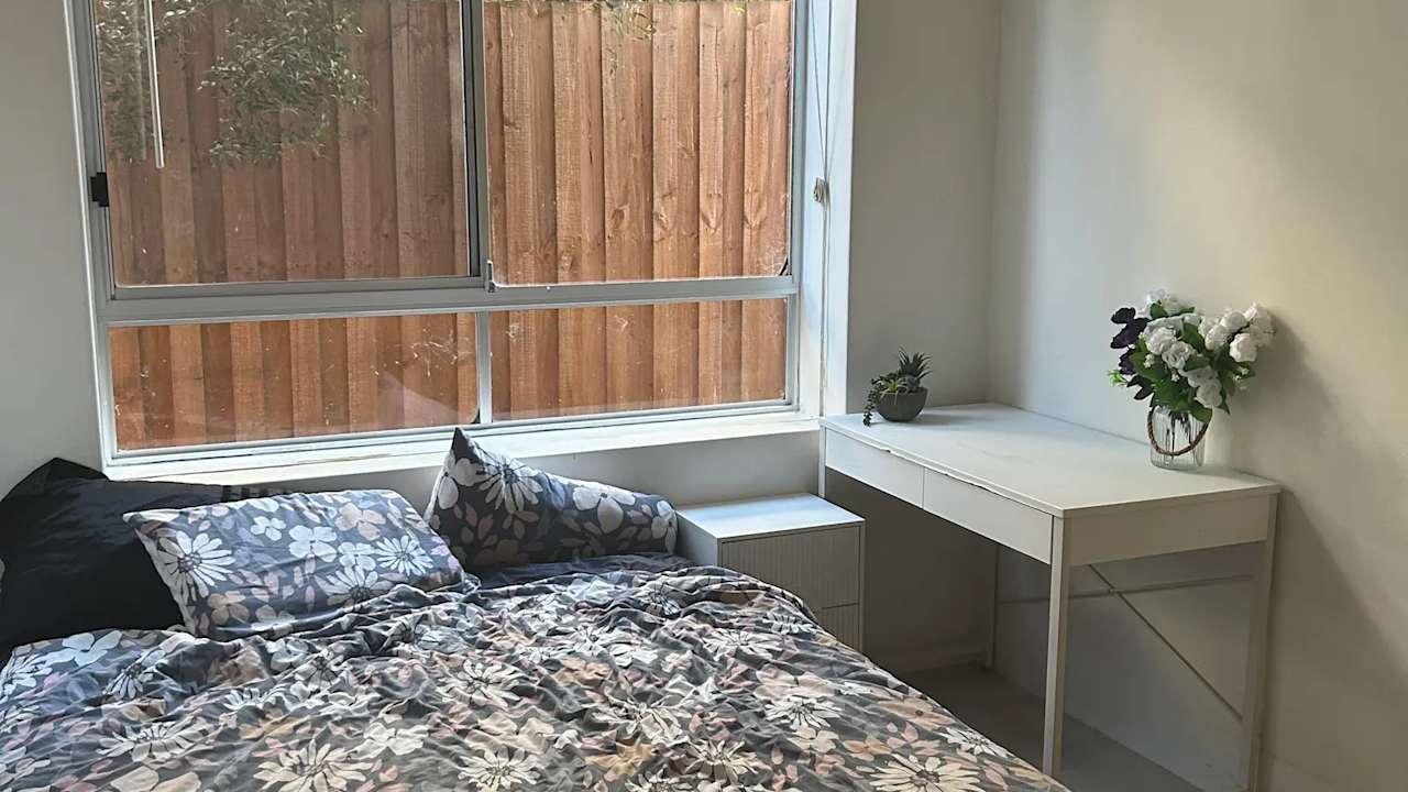Room in a share house