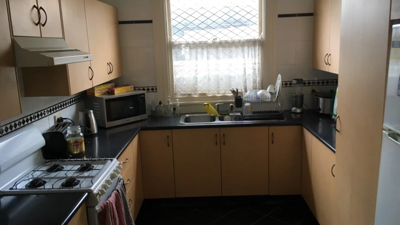 Room in a share house
