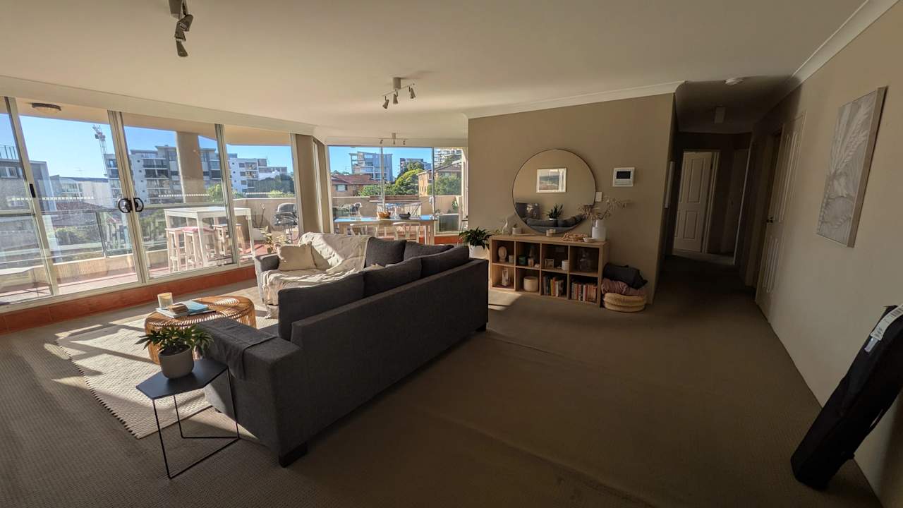 Unfurnished room in a flatshare