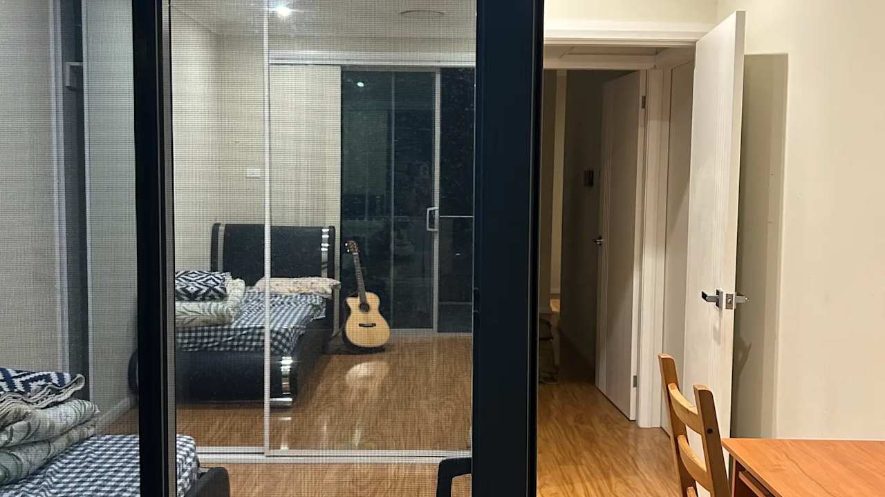 Room in a share house