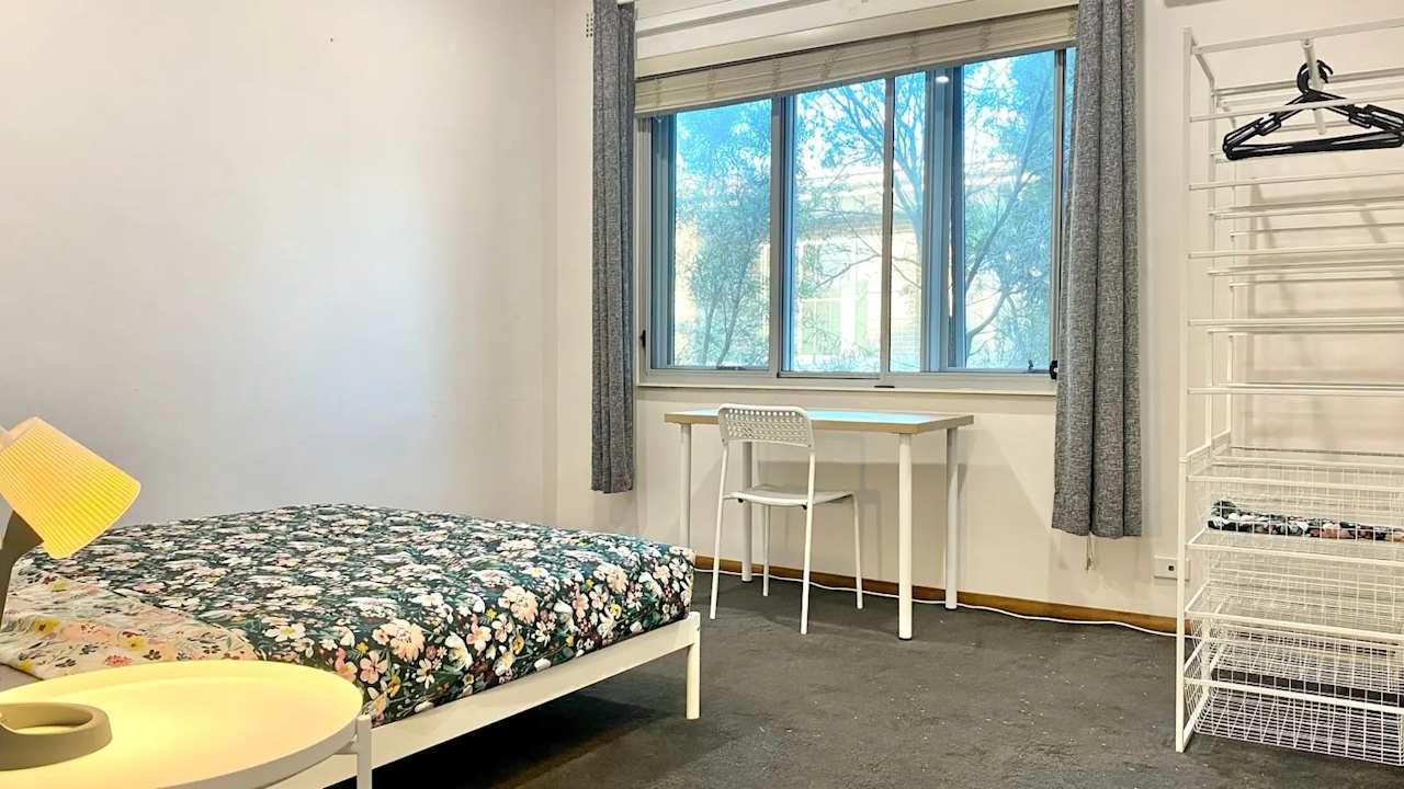 Furnished room in a share house