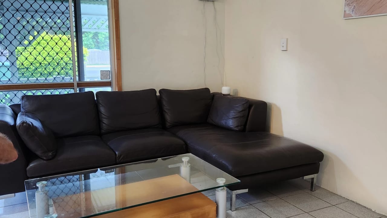 Room in a share house