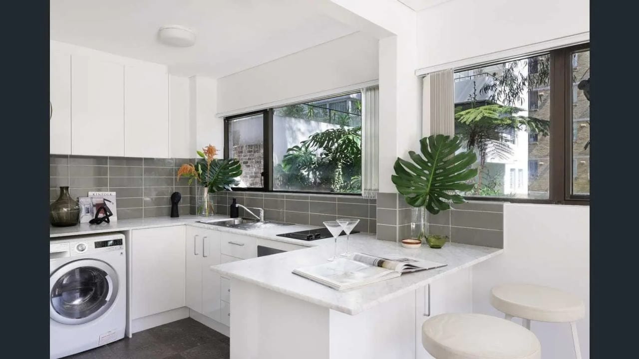 Furnished room in a flatshare