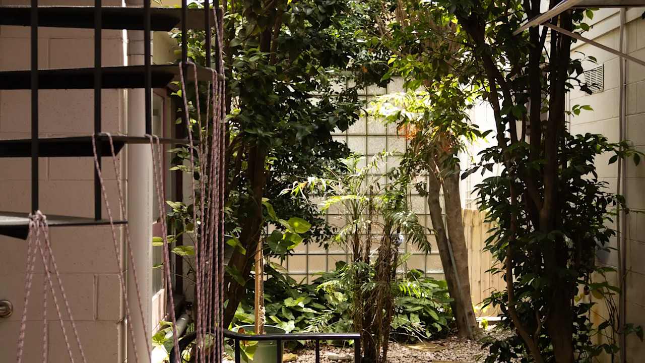 Furnished room studio flat for rent